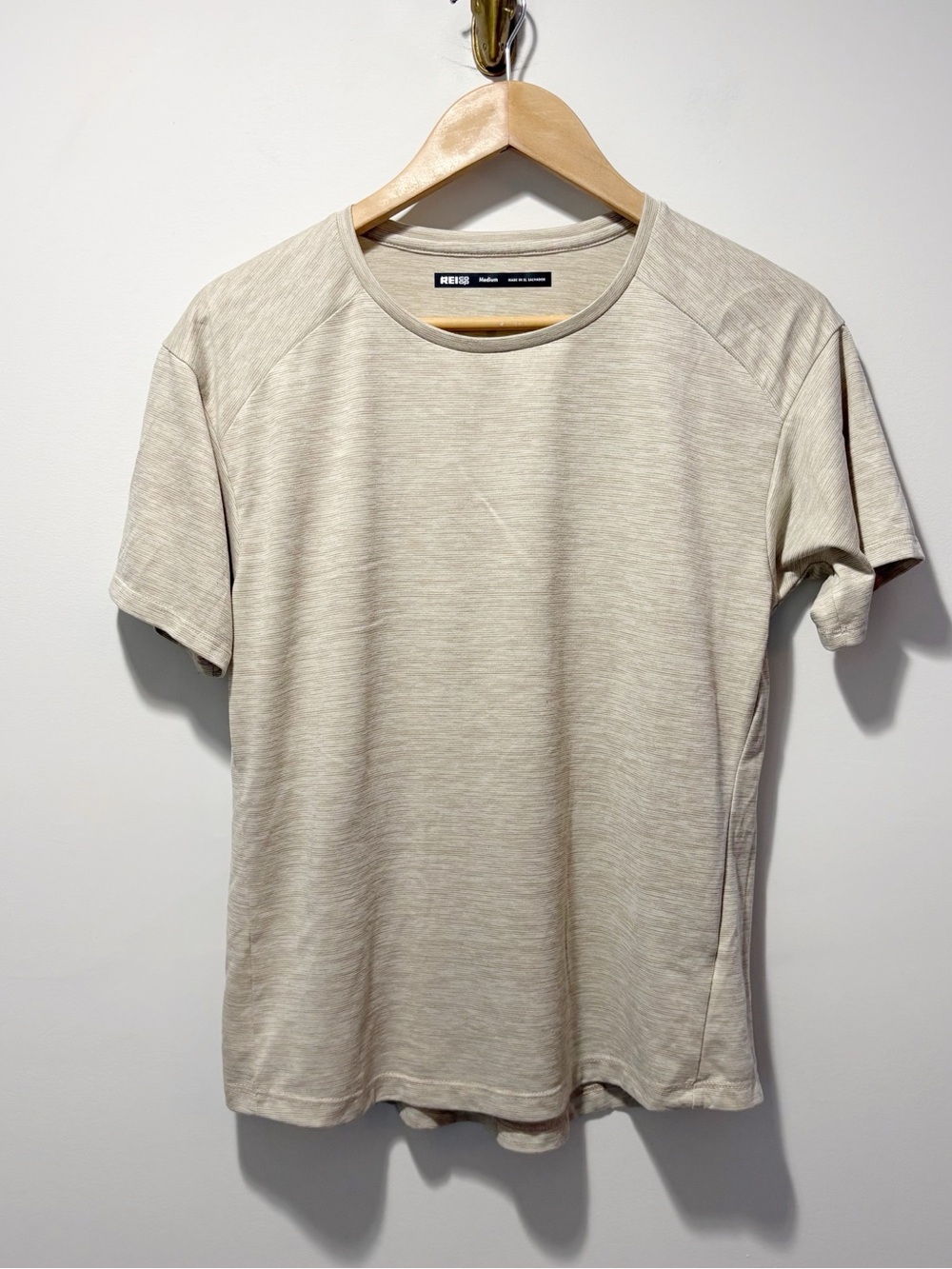 REI Coop Active Pursuits T Shirt Women’s Size Medium Short Sleeve Oatmeal Beige